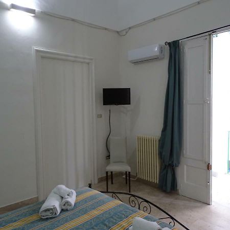 B&B New Antico Palazzo Parabita Exterior foto