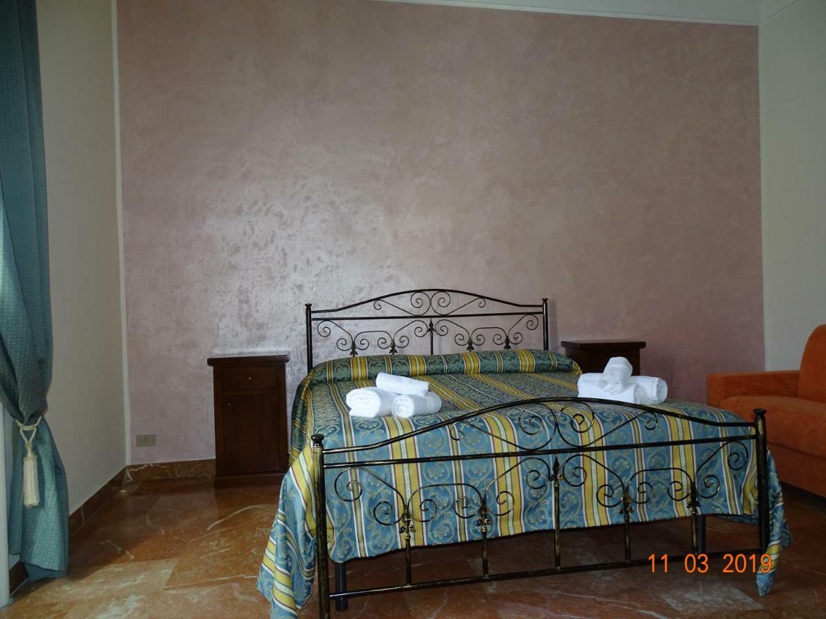 B&B New Antico Palazzo Parabita Exterior foto